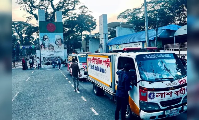 দেবাশীষসহ পরিবারের চারজনের শেষবিদায়, বাবা-ছেলে শ্মশানে; স্ত্রী-শ্বশুরের দাফন কবরস্থানে