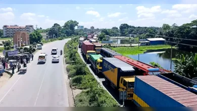 ঢাকা-চট্টগ্রাম মহাসড়কে দীর্ঘ যানজটে আটকে অ্যাম্বুলেন্সেই প্রাণ গেল রোগীর