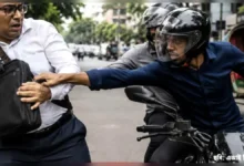 দিনদুপুরে ধানমন্ডিতে ৩৯ লাখ টাকা ছিনতাই, পিস্তলসহ আটক ৩