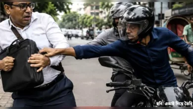 দিনদুপুরে ধানমন্ডিতে ৩৯ লাখ টাকা ছিনতাই, পিস্তলসহ আটক ৩