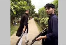 বন্দুক হাতে দুই তরুণের ভিডিও ভাইরাল, নারায়ণগঞ্জে তোলপাড়