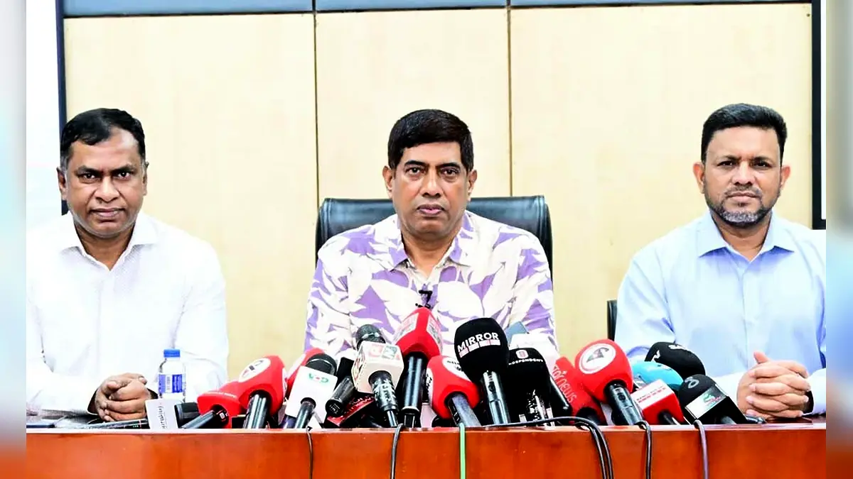 চাঁদার দাবিতে বিভিন্ন দূতাবাসে ইমেইল করছে একটি চক্র: ডিবি প্রধান