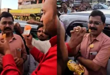 ঘুষ নেওয়ার অভিযোগ: সরকারি কর্মকর্তার মুখে মেয়াদোত্তীর্ণ বিস্কুট গুঁজে দিল জনতা!