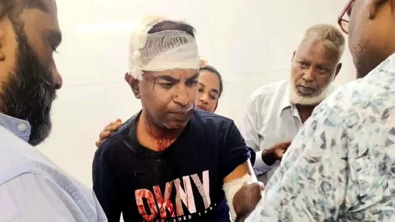হাটের মধ্যে প্রকাশ্যে হামলা, বিএনপি-যুবদলের ২ কর্মী আহত