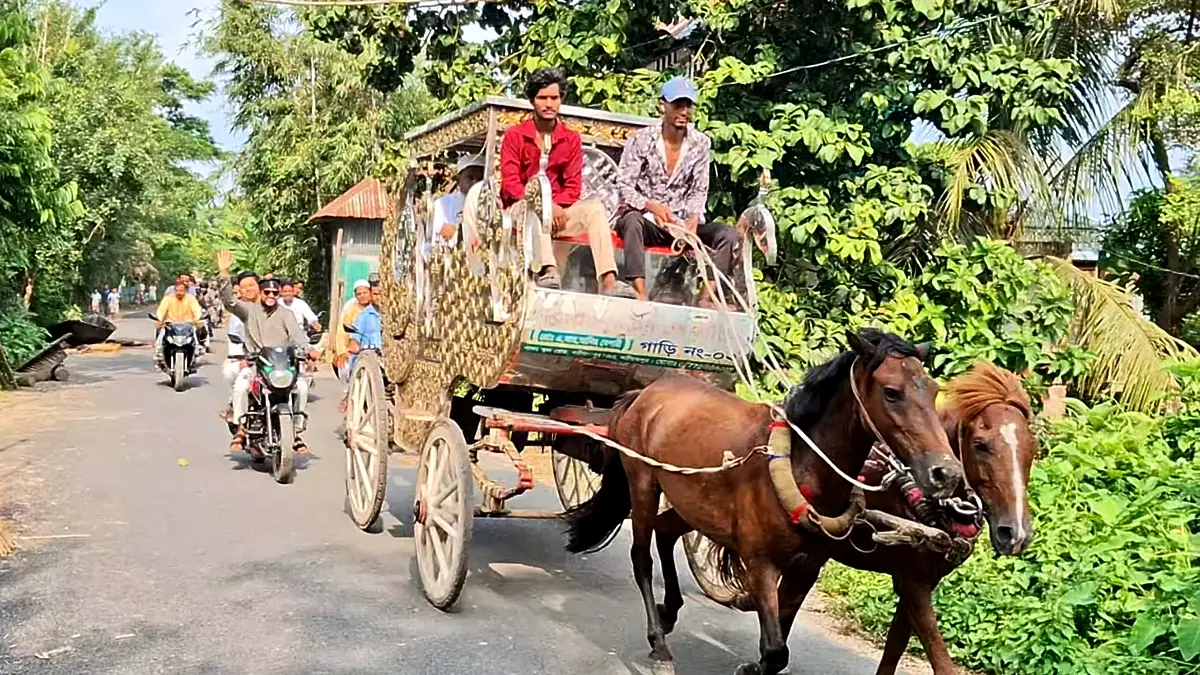 ২৫ বছর দায়িত্ব পালনে পর ঘোড়াগাড়িতে ইমামের রাজকীয় বিদায়