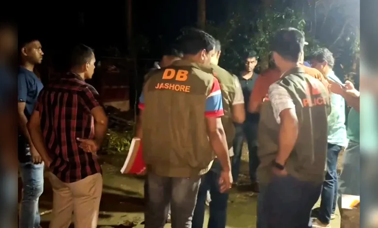 যশোরে মাকে কুপিয়ে হত্যা, ছেলে পলাতক