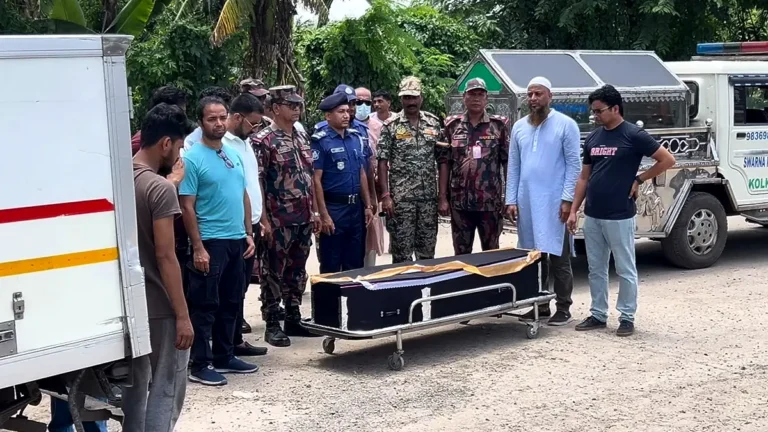 কলকাতার হোটেলে আগুন: দেশে পৌঁছাল সাজুর মরদেহ, ভারতে সৎকার রেবতীর