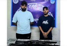 করে আটক দুই টিকটকার খেলনা বন্দুক নিয়ে ভিডিও করে পুলিশের কাছে আটক হয়েছেন