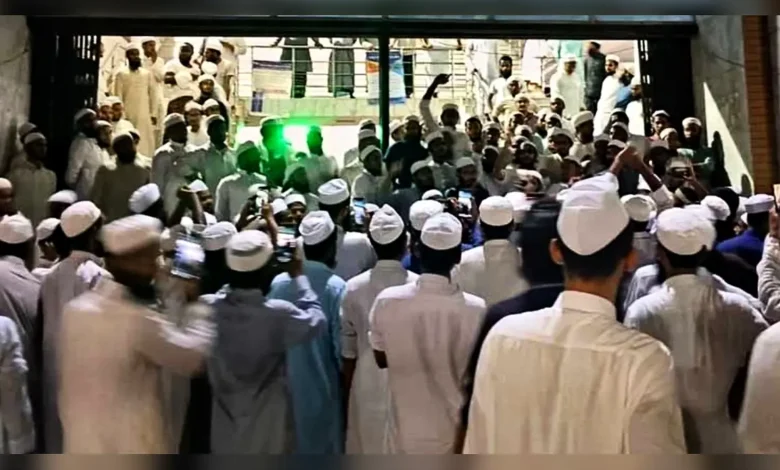 এনসিপিকে বয়কটের দাবিতে মধ্যরাতে মাদরাসা ছাত্রদের মিছিল