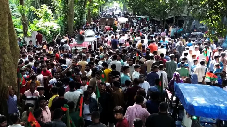 মাগুরায় বিএনপির দুপক্ষ মুখোমুখি, প্রধানমন্ত্রীর কার্যালয়ের হস্তক্ষেপে পরিস্থিতি নিয়ন্ত্রণে