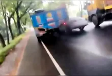 প্রাইভেট কারকে ২০০ মিটার টেনে নিল ট্রাক