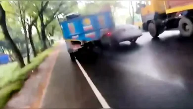 প্রাইভেট কারকে ২০০ মিটার টেনে নিল ট্রাক