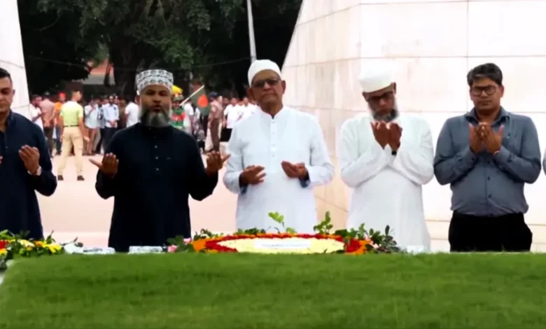 জিয়াউর রহমান ও খালেদা জিয়ার সমাধিতে শ্রদ্ধা জানালেন নবনির্বাচিত রাষ্ট্রপতি