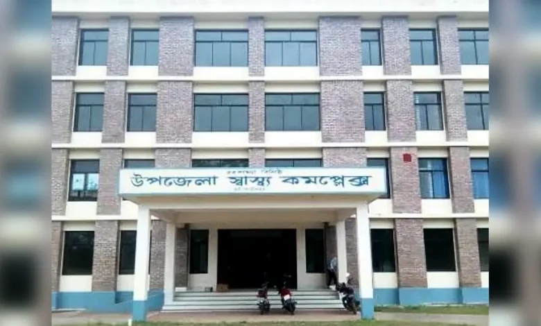 সরকারি অ্যাম্বুলেন্সের চালক দিয়ে চালান নিজের গাড়ি!