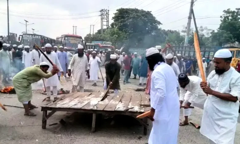 ইসলামী যুব আন্দোলনের নেতার হত্যার প্রতিবাদে মহাসড়ক অবরোধ, তীব্র যানজট