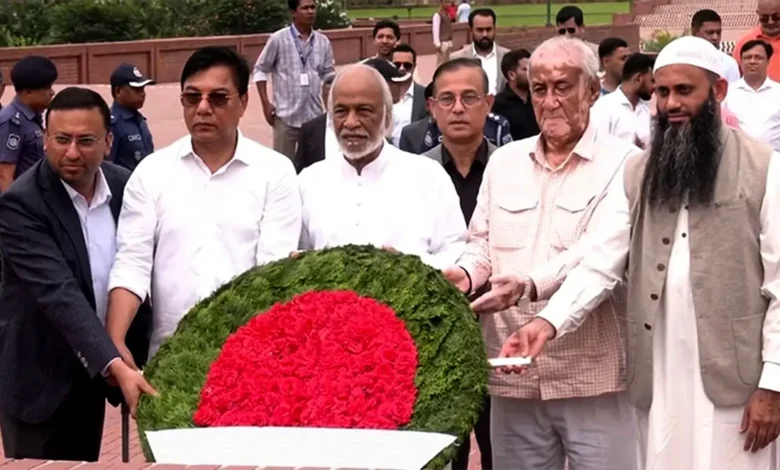 জাতীয় স্মৃতিসৌধে নবনিযুক্ত মন্ত্রী-প্রতিমন্ত্রীদের শ্রদ্ধা