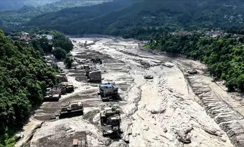 নেপাল-চীন সীমান্তে বন্যায় ১৫০০ নিখোঁজ, ৮০০ জনই বিদেশি