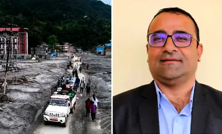 নেপালের মহাবিপদে এক মিনিটের সিদ্ধান্ত, ১৬৪৩ শিক্ষার্থীর জীবন বাঁচালেন যে শিক্ষক