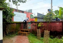 ছাত্রদলের সংঘর্ষে বন্ধ বিশ্ববিদ্যালয়ের ‘পকেট গেট’, দেয়াল টপকে যাতায়াত করছে শিক্ষার্থীরা