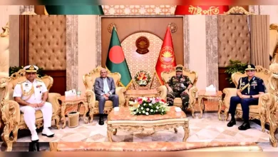 রাষ্ট্রপতির সঙ্গে তিন বাহিনীর প্রধানের সৌজন্য সাক্ষাৎ