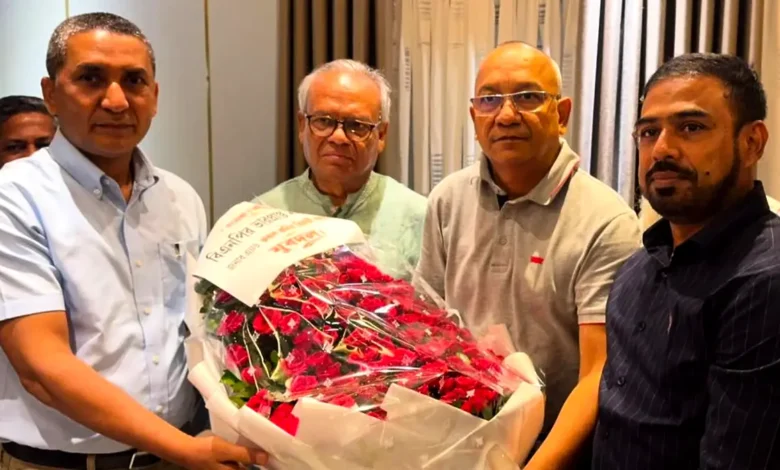 বিএনপির ভারপ্রাপ্ত মহাসচিবের সঙ্গে যুবদলের সভাপতি-সেক্রেটারির সাক্ষাৎ