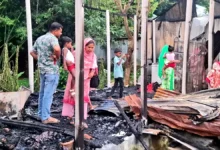 ঘুমন্ত দম্পতিকে পুড়িয়ে হত্যার চেষ্টা, টিনের বেড়া কেটে প্রাণে বাঁচলেন স্বামী-স্ত্রী