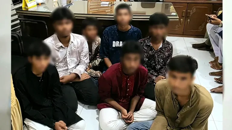সাভারে ছাত্রলীগের ঝটিকা মিছিল থেকে আটক ৯