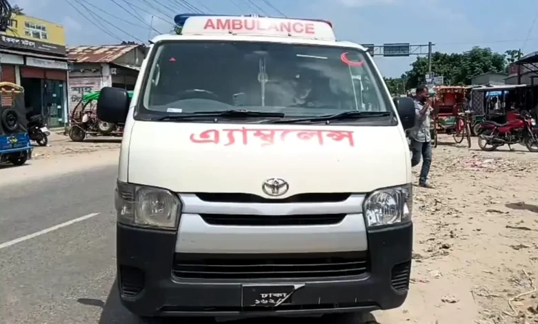 স্বাস্থ্য মন্ত্রণালয়ের অ্যাম্বুলেন্সে মিলল ১৫০০ পিস ইয়াবা, গ্রেপ্তার ৩