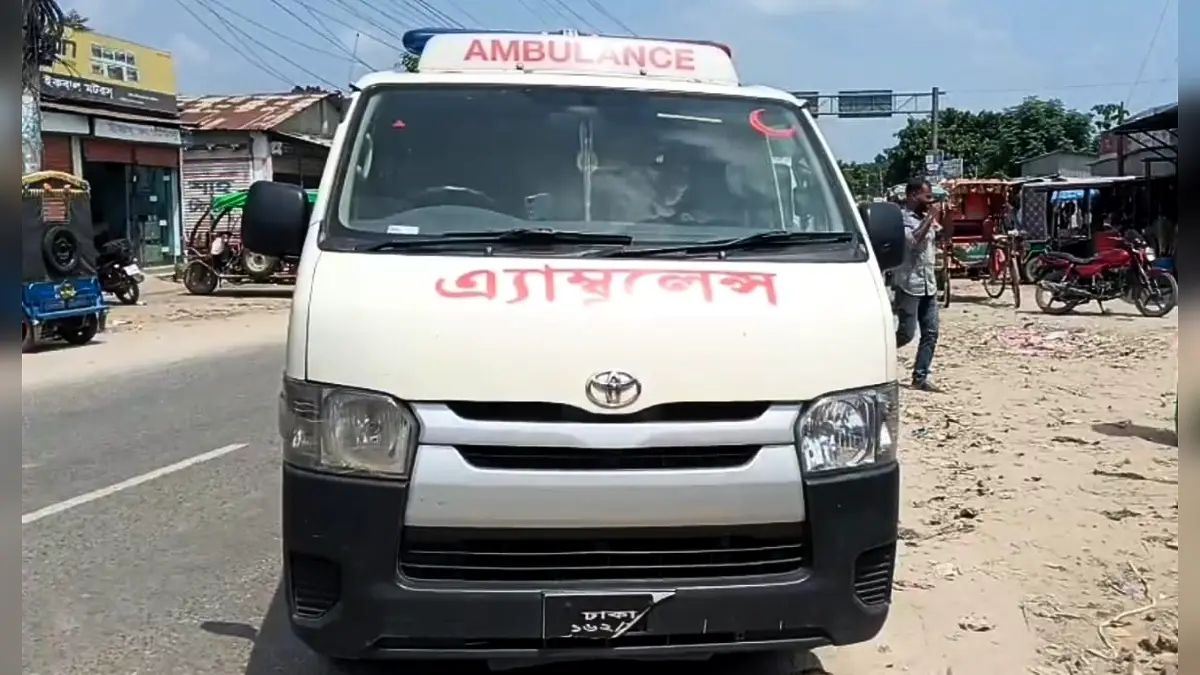 স্বাস্থ্য মন্ত্রণালয়ের অ্যাম্বুলেন্সে মিলল ১৫০০ পিস ইয়াবা, গ্রেপ্তার ৩