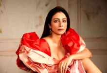 ৫৪ বছর বয়সেও তারুণ্য ধরে রেখেছেন টাবু, নিজেই জানালেন রহস্য