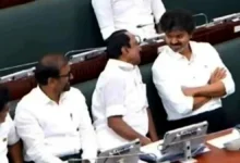 মুখ্যমন্ত্রীর আসন ছেড়ে মন্ত্রীদের পাশে বিজয়, তামিলনাড়ু বিধানসভায় নজিরবিহীন দৃশ্য