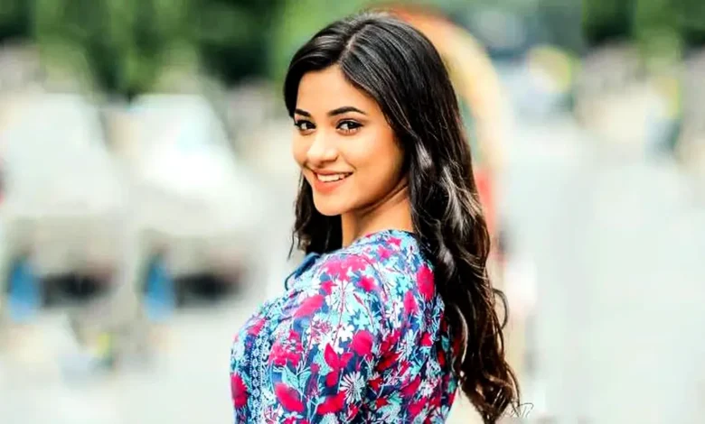 দুর্ঘটনার শিকার তাসনুভা তিশা, অলৌকিকভাবে রক্ষা