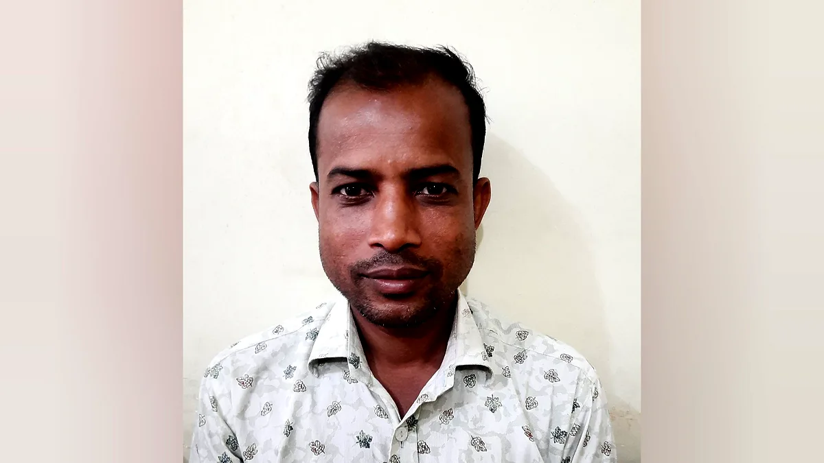 নিজের মোবাইল নম্বর দিয়ে ৬ বছর ধরে বিধবা নারীর ভাতার টাকা তুলছেন ইউপি সদস্য