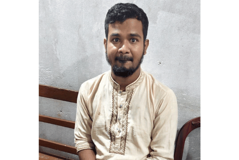 আখাউড়ায় মহানবী (সা.)-কে নিয়ে কটূক্তি: যুবক আটক, ক্ষোভ ও উত্তেজনা