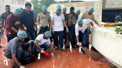 জিয়া-খালেদার মাজারে শ্রদ্ধা, পরিচ্ছন্নতা অভিযানে ছাত্রদল