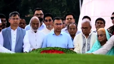 প্রতিষ্ঠাবার্ষিকীতে জিয়া-খালেদার সমাধিতে তারেক রহমানের শ্রদ্ধা নিবেদন