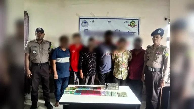 ইপিজেডে জুয়ার আসরে অভিযান, ৬ জন গ্রেপ্তার ও টাকা উদ্ধার