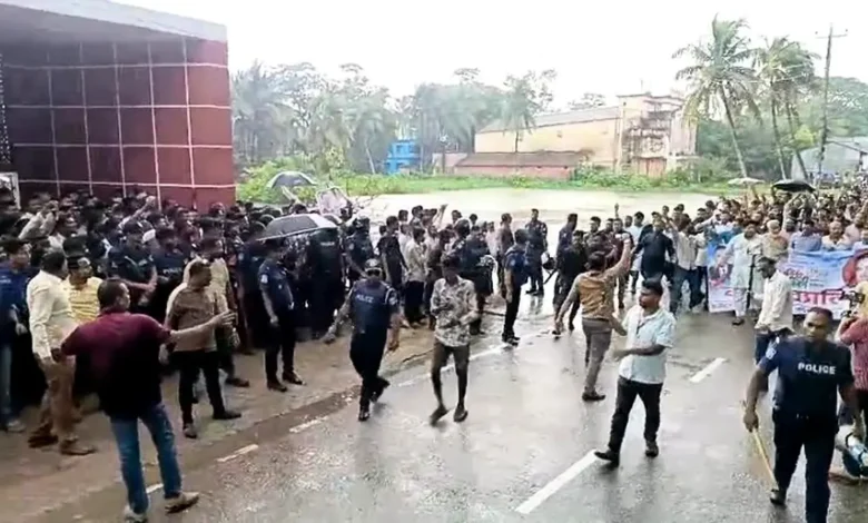 গলাচিপায় বিএনপির প্রতিষ্ঠাবার্ষিকী: কর্মসূচি ঘিরে দুই পক্ষের সংঘর্ষ, উত্তেজনা