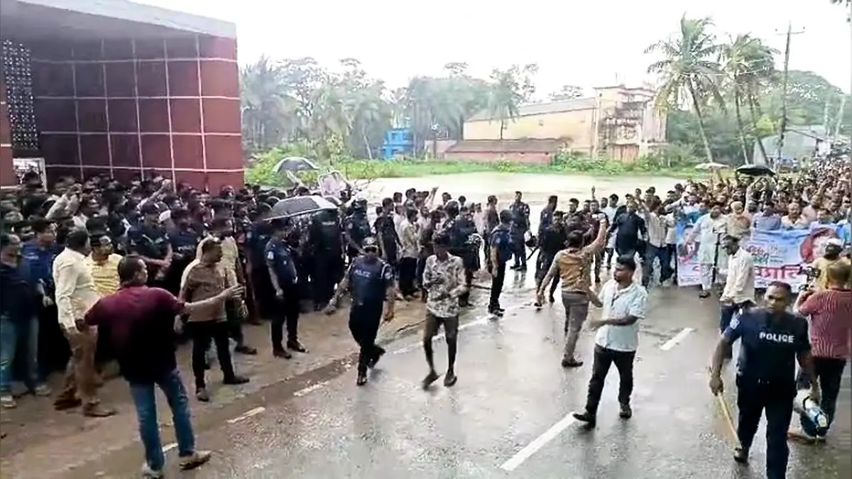 গলাচিপায় বিএনপির প্রতিষ্ঠাবার্ষিকী: কর্মসূচি ঘিরে দুই পক্ষের সংঘর্ষ, উত্তেজনা
