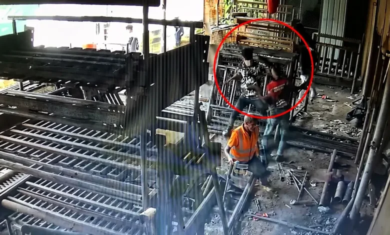 মোহাম্মদপুরে শীর্ষ সন্ত্রাসী বাদলের নামে ২০ লাখ চাঁদা দাবি