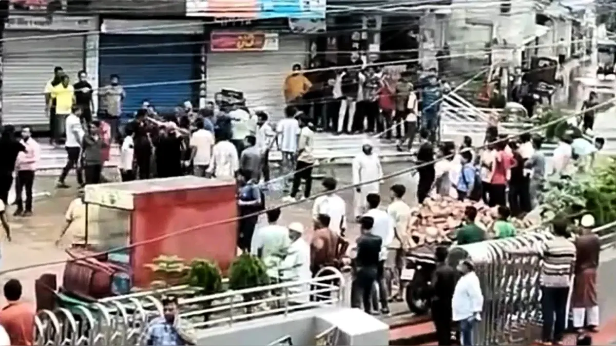 শ্রীনগরে বিএনপির প্রতিষ্ঠাবার্ষিকীর কর্মসূচিতে রণক্ষেত্র, আহত পুলিশসহ ৫