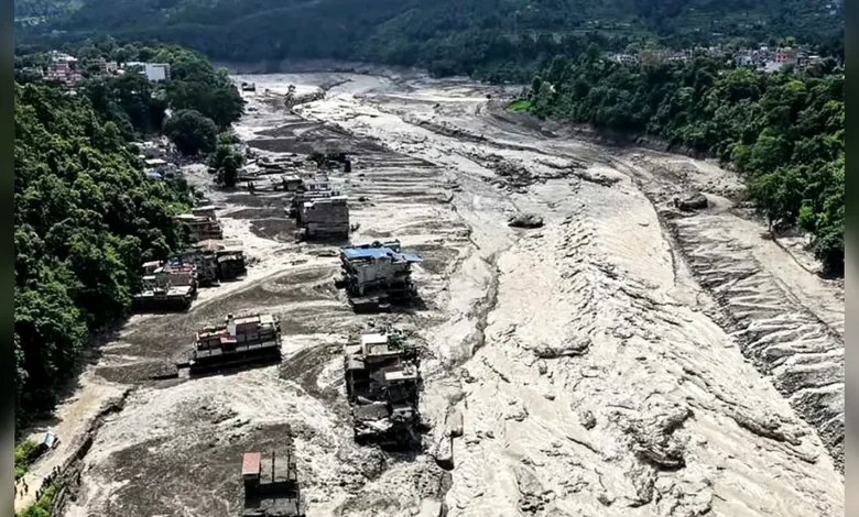 নেপালের বন্যায় চরম বিপর্যয়: এক বাড়ি থেকে ২৪ মরদেহ উদ্ধার, নিখোঁজ ৪৪০০