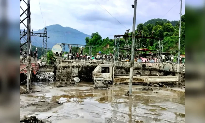 নেপালের বন্যায় জলবিদ্যুৎ উৎপাদন ব্যাহত, বাংলাদেশে বিদ্যুৎ সরবরাহ বন্ধ
