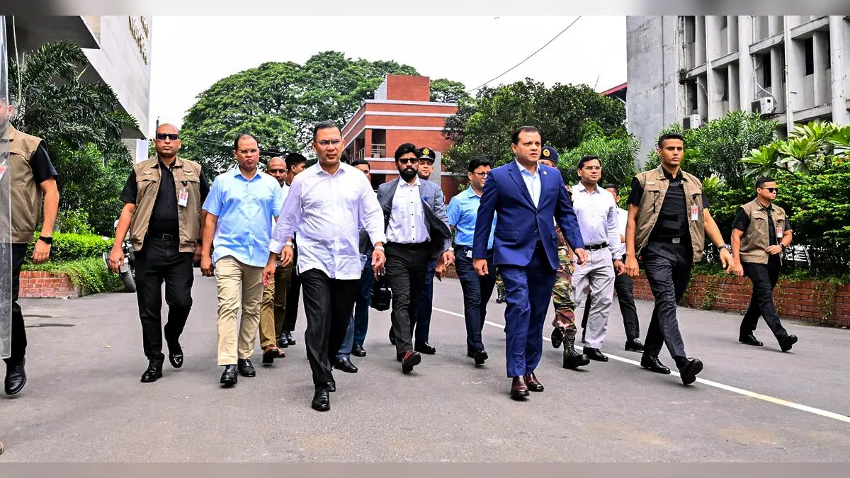 জন্মাষ্টমীর অনুষ্ঠানে হেঁটে ওসমানী মিলনায়তনে প্রধানমন্ত্রী তারেক রহমান