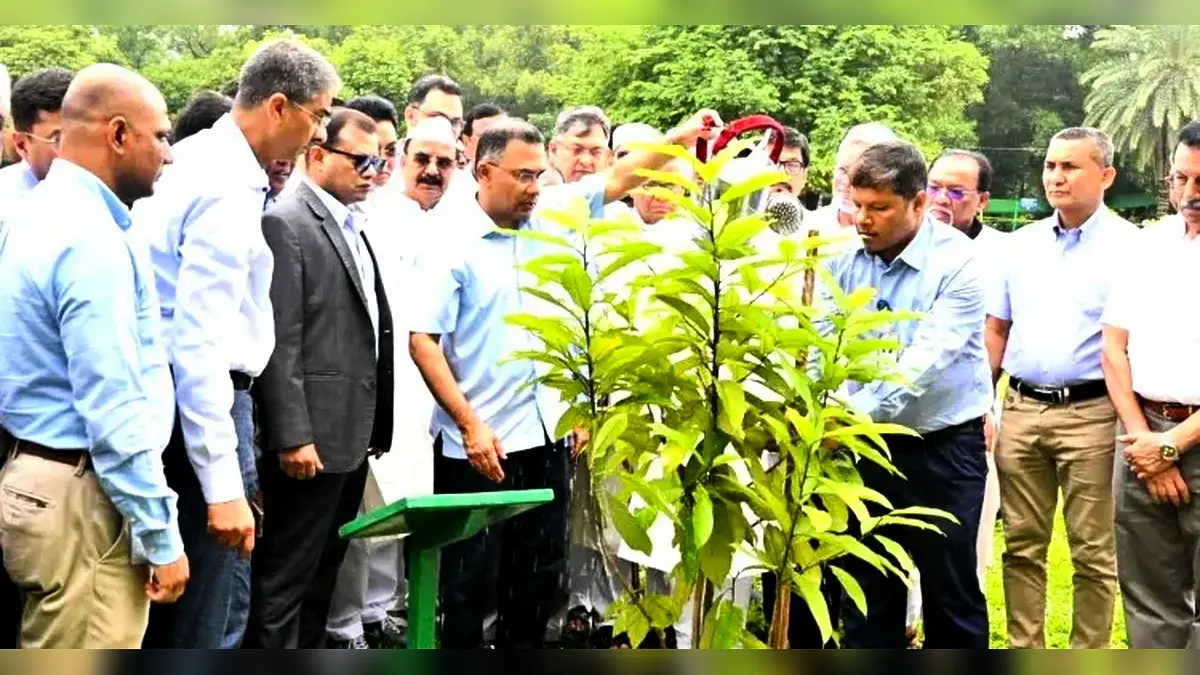 বিএনপির ৪৮তম প্রতিষ্ঠাবার্ষিকী: জিয়া উদ্যানে তারেক রহমানের বৃক্ষরোপণ ও শ্রদ্ধা